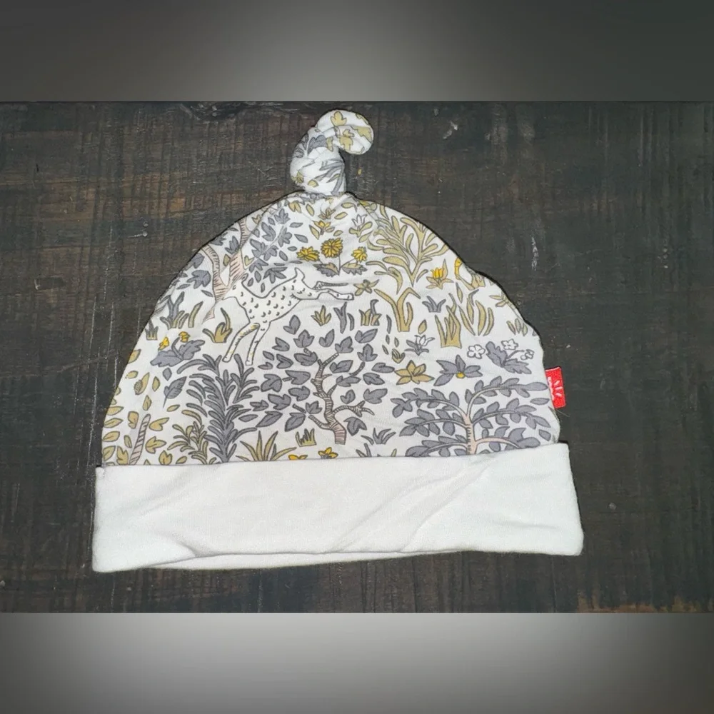 Magnetic Me Deer and forest 3 months hat